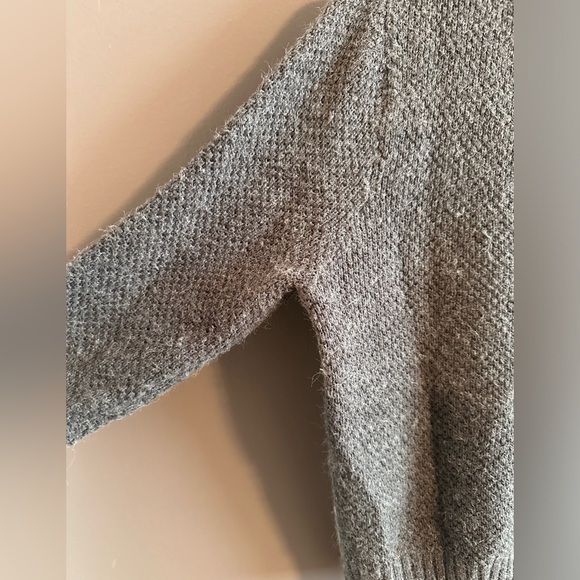 Light grey and white Fair Isle style sweater - Sm/Med boxy fit - Picture 3 of 4